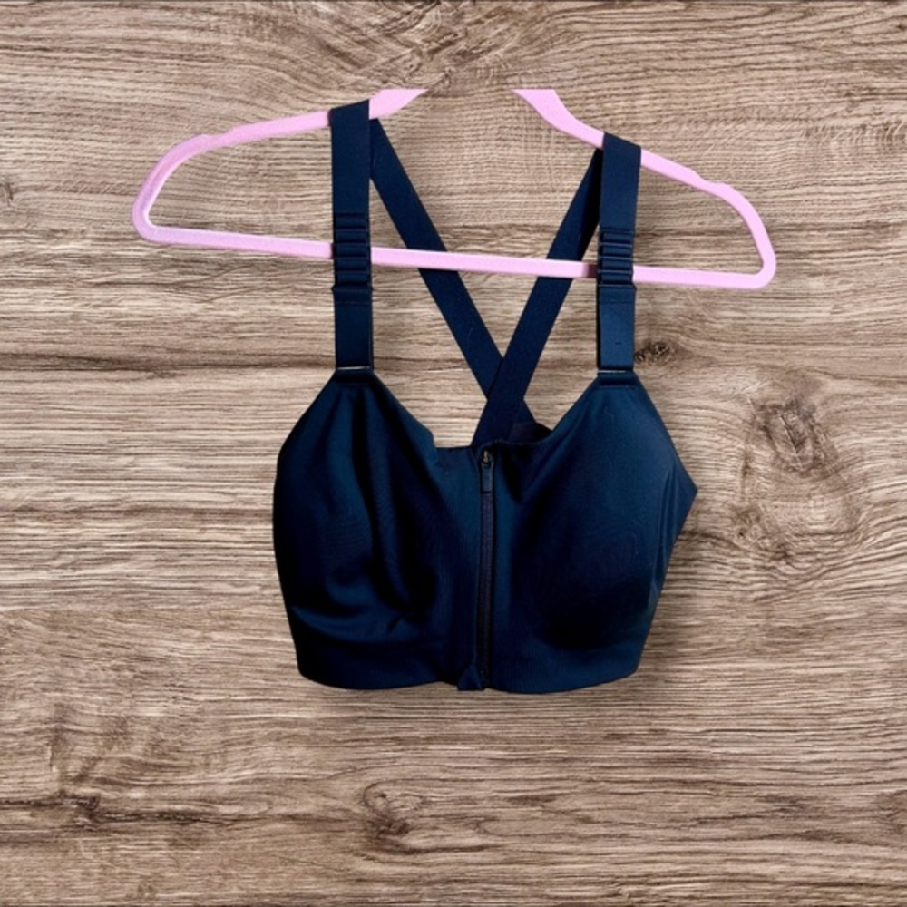🎈3/$20! 
Adidas aeroready black sports bra small